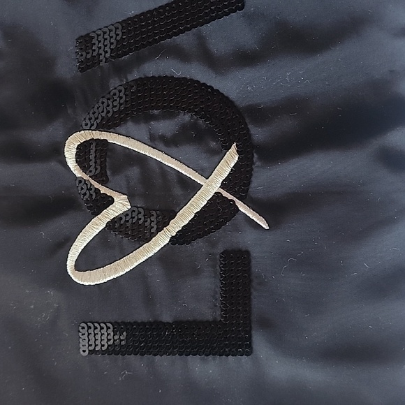 NWT. Victoria Secret Love Clutch Set Tote & Pouch Cosmetic Bag. - Picture 3 of 12